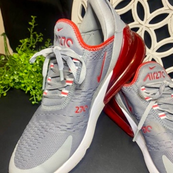 Men’s Nike Air Max 270 Gray‎ and Red Shoes - Picture 2 of 9
